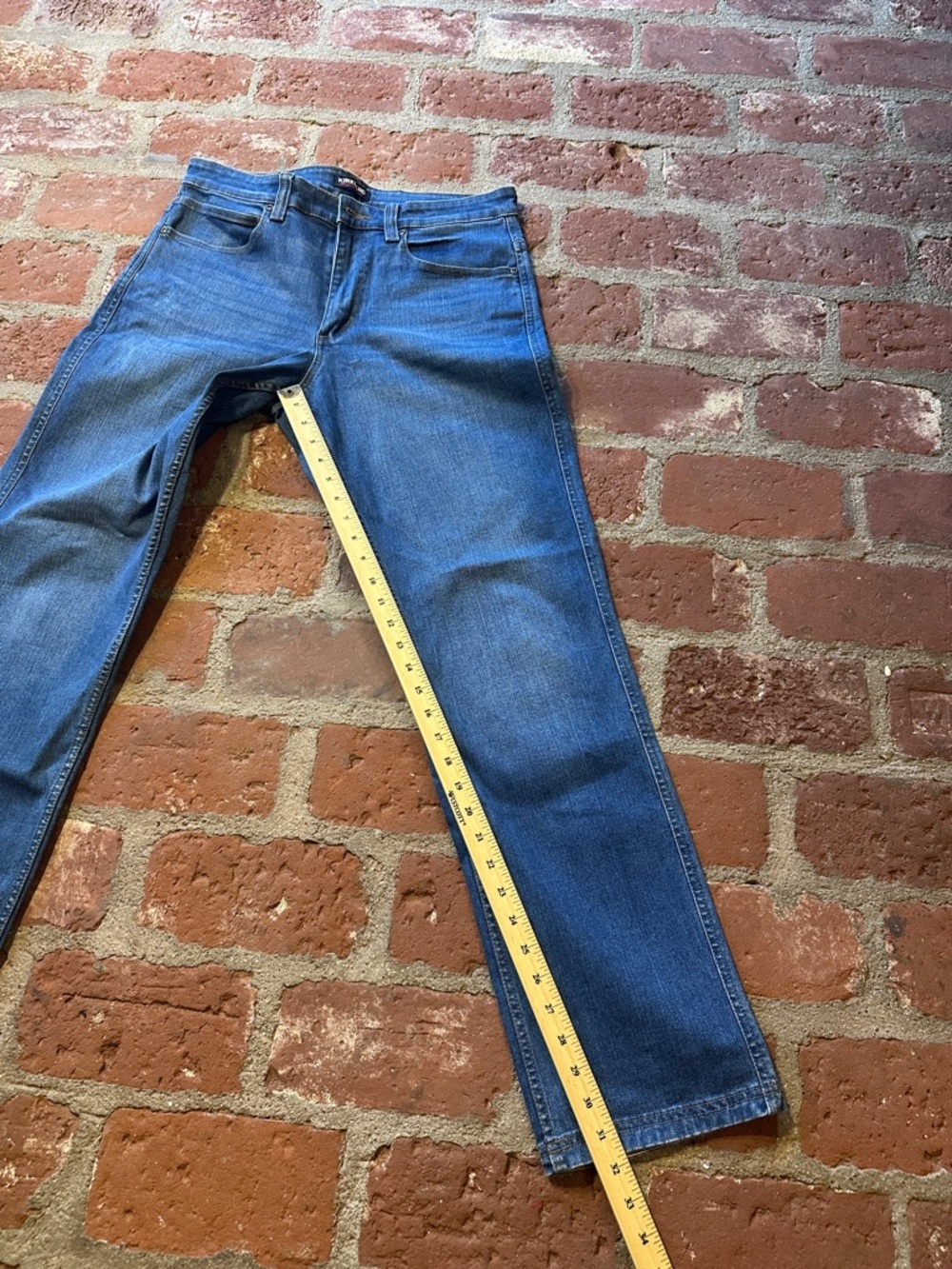 KIRKLAND Signature Men's Jeans 32x32 Heavyweight Stretch Denim Standard Fit - Picture 6 of 16